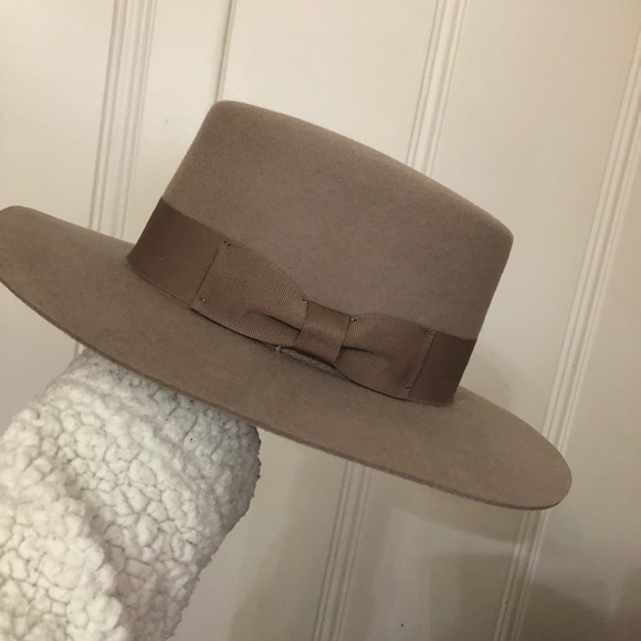 Wyeth by Todd Magill Accessories - WYETH beige flat top hat. O/S